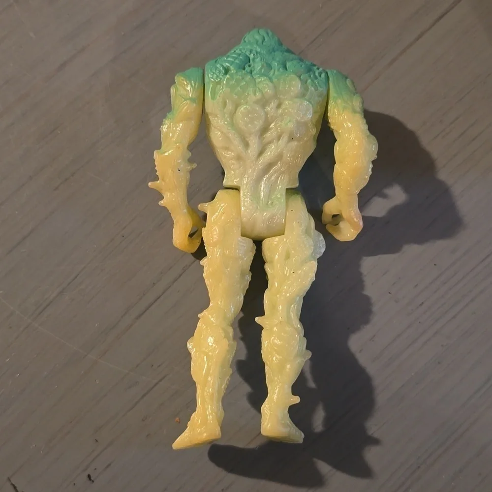 Vintage Kenner Bio glow Swamp thing figurine 1990